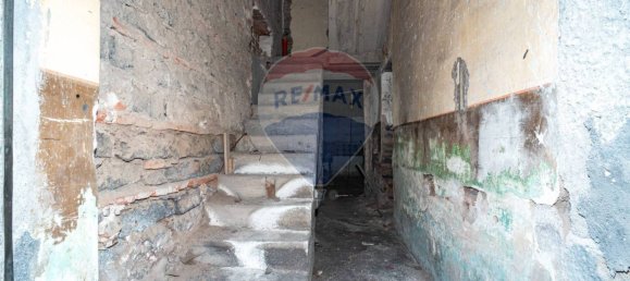 2 rooms Commercial property in Catania, Italy No. 57031 3
