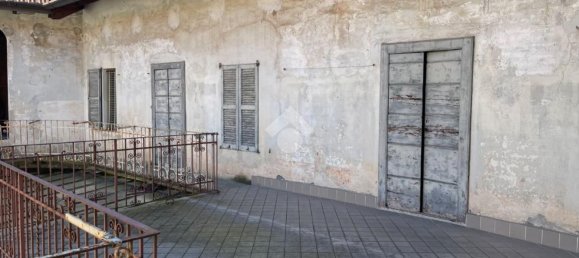 Casa de 20 divisões em Cardano al Campo, Italy N.º 110930 9
