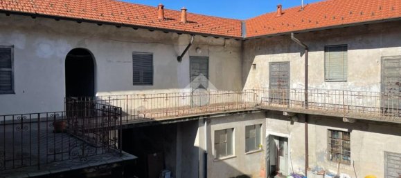 Casa de 20 divisões em Cardano al Campo, Italy N.º 110930 17