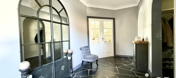 5 bedrooms House in Roncq, France No. 272683 2