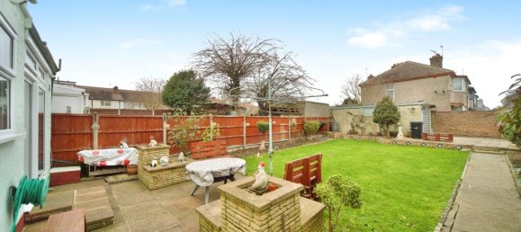 3 bedrooms House in London, United Kingdom No. 11472 18