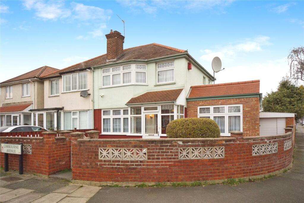 3 bedrooms House in London, United Kingdom No. 11472