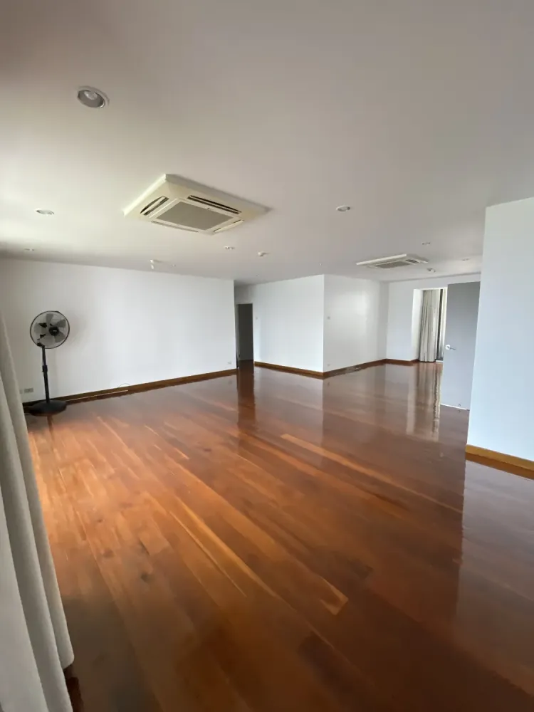 3 bedrooms Condo in Watthana, Thailand No. 74588