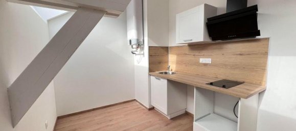 Studio in Saint-Quentin, France No. 82236 3