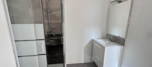 Studio in Saint-Quentin, France No. 82236 5