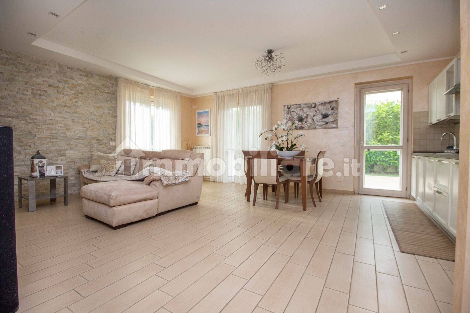 3 غرف نوم فيلا في Sabaudia, Italy رقم 47735