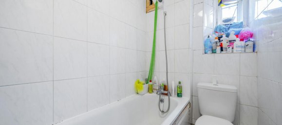 3 bedrooms Apartment in London, United Kingdom No. 7632 7