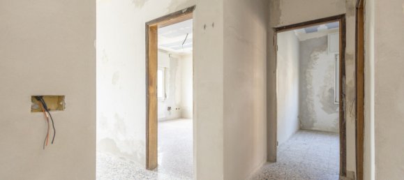 3 Schlafzimmer Wohnung in Ancona, Italy, Nr. 331929 3