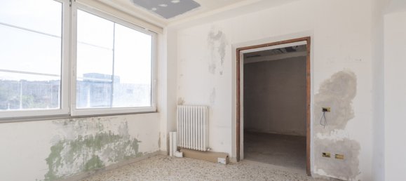 3 Schlafzimmer Wohnung in Ancona, Italy, Nr. 331929 6