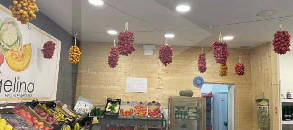 2 rooms Commercial property in Frattamaggiore, Italy No. 18418 3