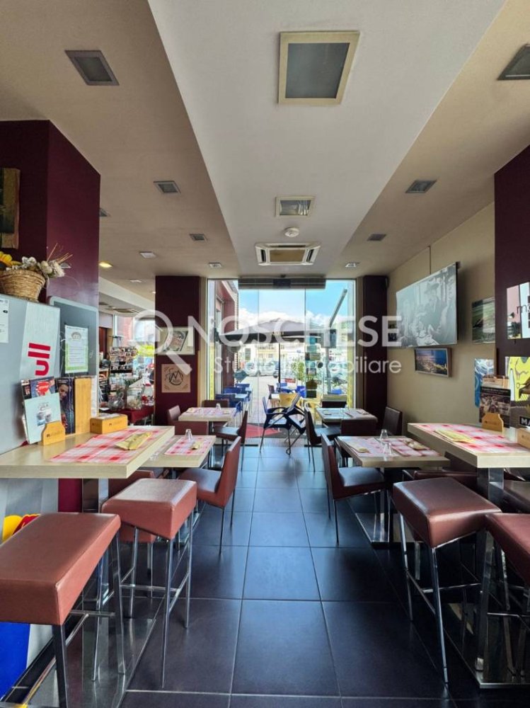 1 room Commercial property in Salerno, Italy No. 280603