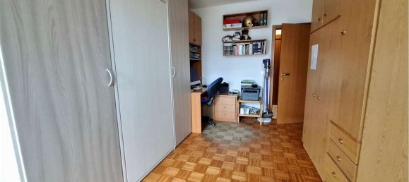 6-salle Appartement à Trento, Italy No. 300901 17