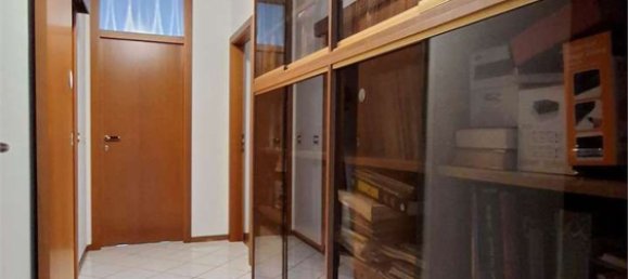 6-salle Appartement à Trento, Italy No. 300901 13