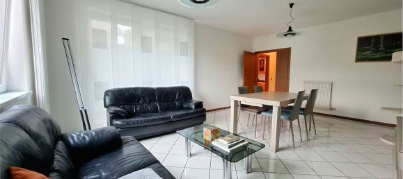 6-salle Appartement à Trento, Italy No. 300901 6