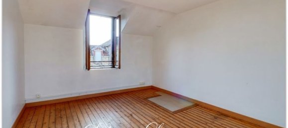 2 bedrooms House in Sezanne, France No. 269674 12