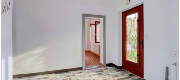 2 bedrooms House in Sezanne, France No. 269674 2