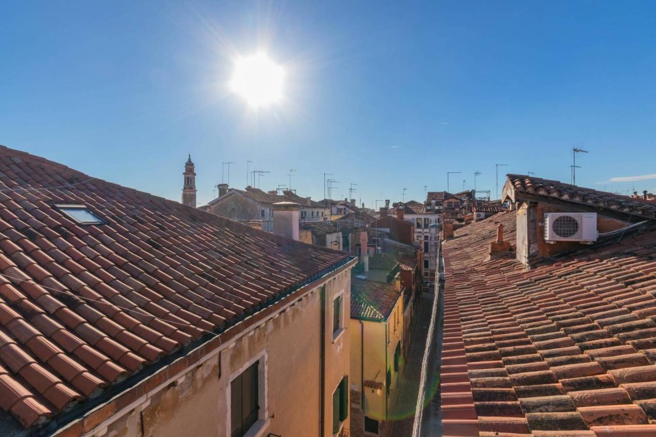 3 rooms Apartment in Venice, Italy No. 35410