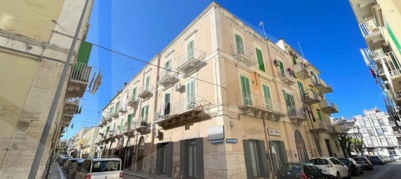 2 rooms Commercial property in Molfetta, Italy No. 17546 2