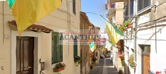 4-Zimmer Doppelhaus in Cori, Italy, Nr. 143069 2