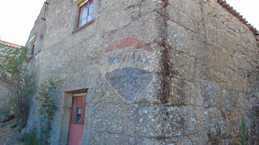 Casa de 3 dormitorios en Macainhas, Portugal No. 166001