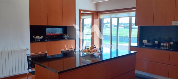 5 bedrooms Villa in Povoa de Varzim, Portugal No. 197382 13