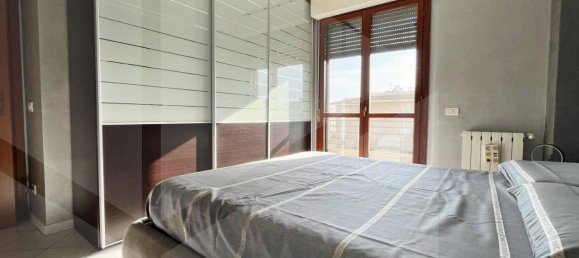 3 rooms Apartment in Rome, Italy No. 28786 9