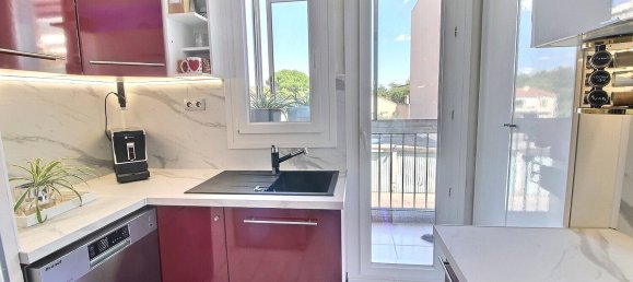 3 bedrooms Apartment in Marignane, France No. 334636 4
