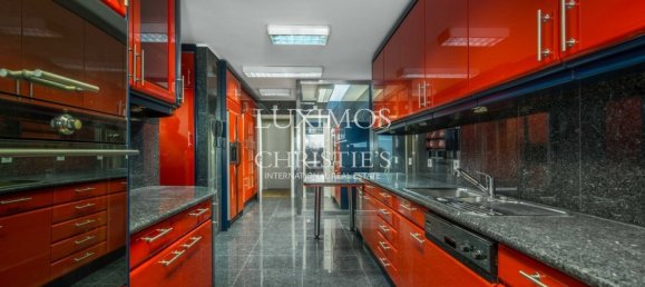 4 bedrooms Villa in Porto, Portugal No. 82404 9