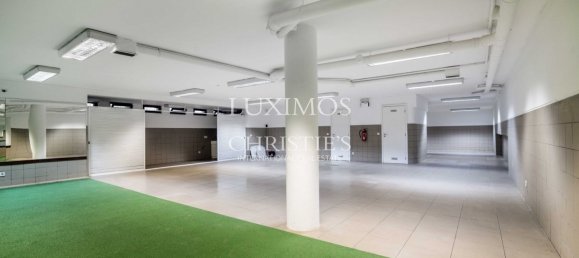 4 bedrooms Villa in Porto, Portugal No. 82404 10