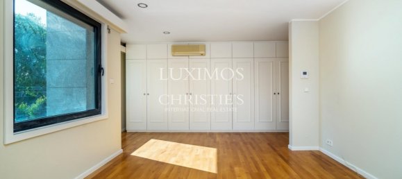 4 bedrooms Villa in Porto, Portugal No. 82404 2