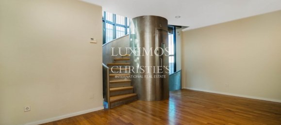 4 bedrooms Villa in Porto, Portugal No. 82404 8