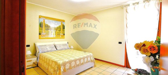 3 rooms Apartment in Capriolo, Italy No. 298287 14