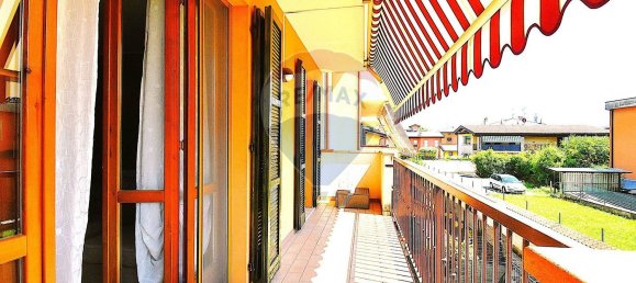 3 rooms Apartment in Capriolo, Italy No. 298287 16