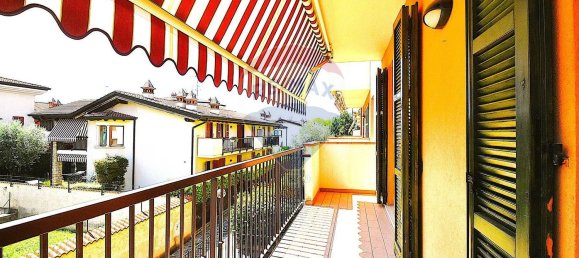 3 rooms Apartment in Capriolo, Italy No. 298287 17