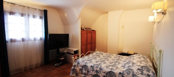 3 bedrooms House in Le Bourget, France No. 184924 12