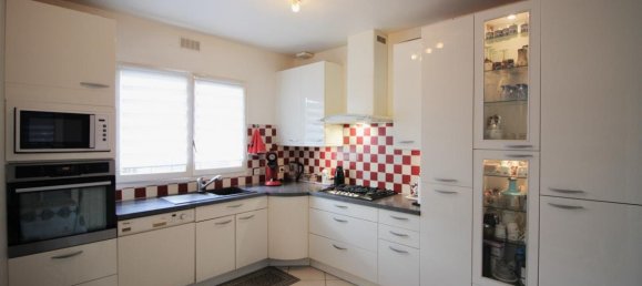 3 bedrooms House in Le Bourget, France No. 184924 4