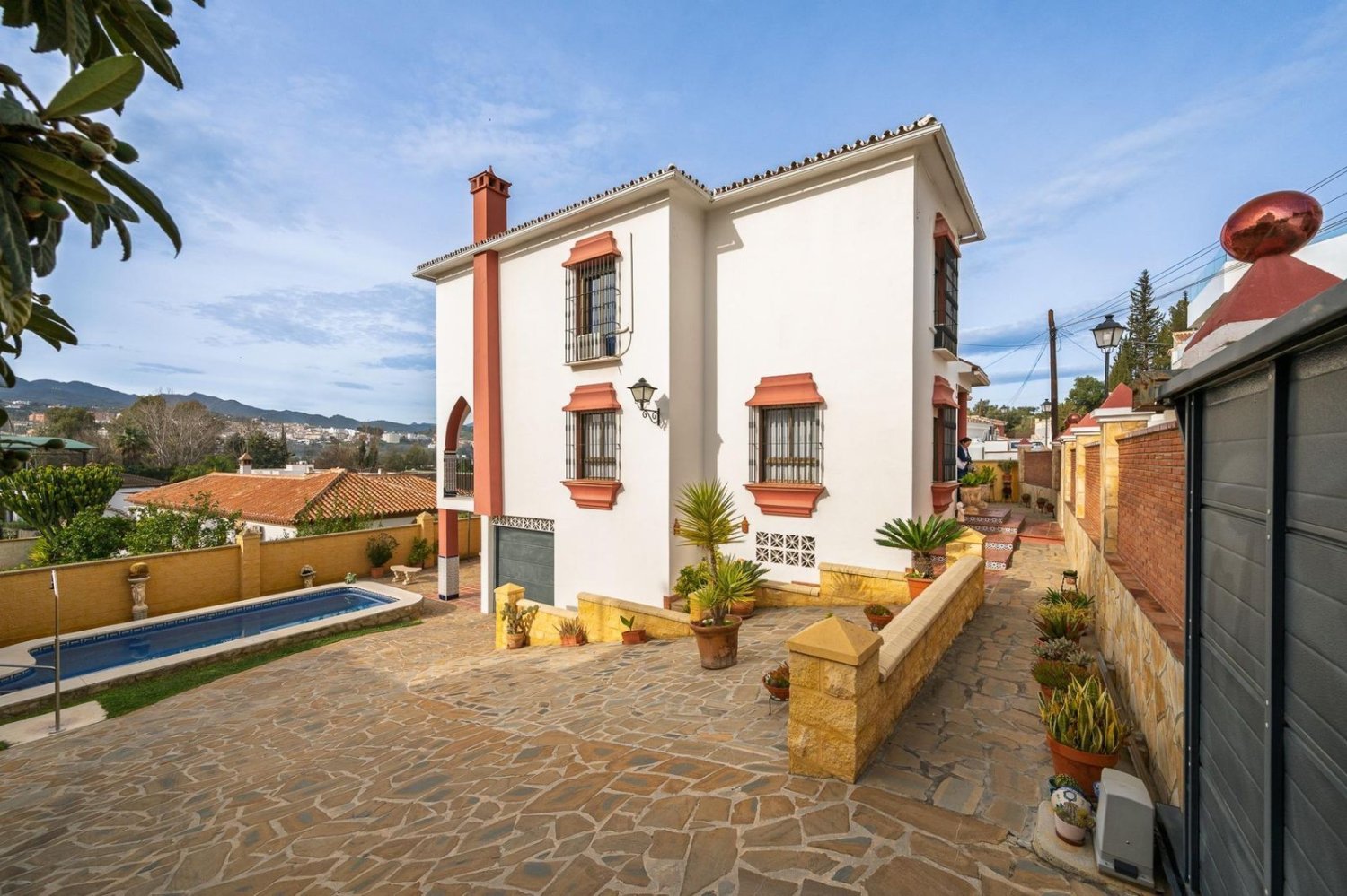 5 bedrooms Villa in Coin, Spain No. 141232
