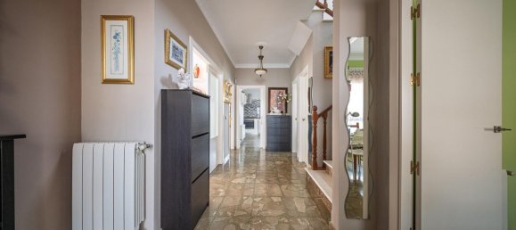 5 bedrooms Villa in Coin, Spain No. 141232 8