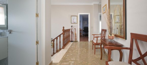 5 bedrooms Villa in Coin, Spain No. 141232 9