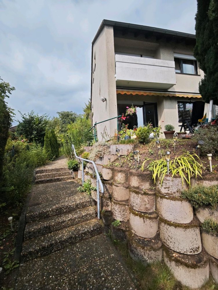 Adosado de 3 dormitorios en Hochtaunuskreis, Germany No. 223010