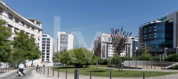 3 bedrooms Apartment in Lisbon, Portugal No. 85599 31