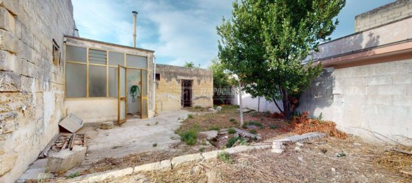 2 bedrooms House in Lizzanello, Italy No. 111935 30