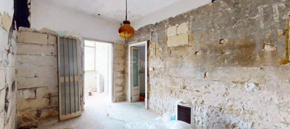 2 bedrooms House in Lizzanello, Italy No. 111935 13