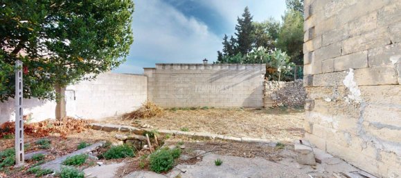 2 bedrooms House in Lizzanello, Italy No. 111935 27