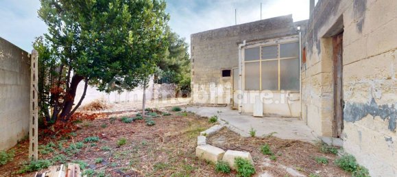 2 bedrooms House in Lizzanello, Italy No. 111935 28