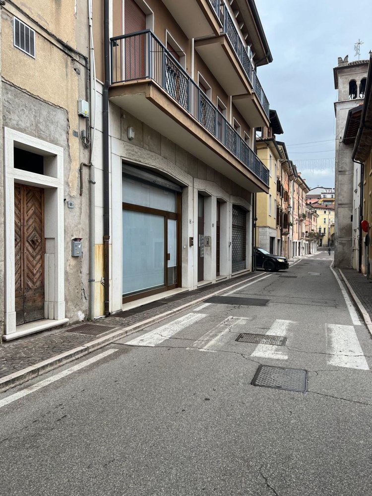 Bureau à Pescantina, Italy 65m² No. 297301