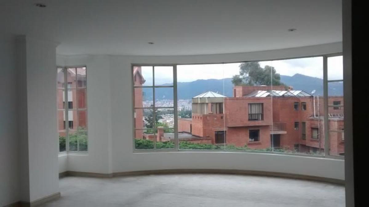 Casa de 3 dormitorios en Bogotá, Colombia No. 14339