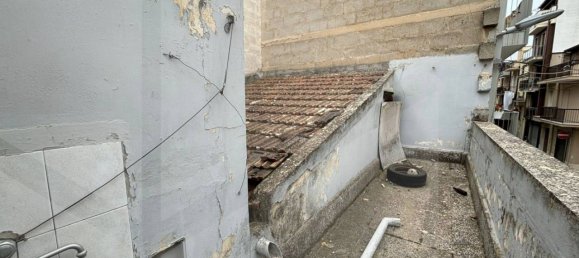 Здание с 3 комнатами в Альтамура, Италия № 20468 21