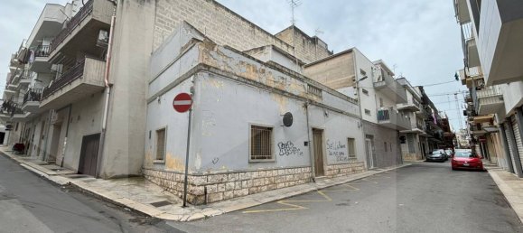 Здание с 3 комнатами в Альтамура, Италия № 20468 10