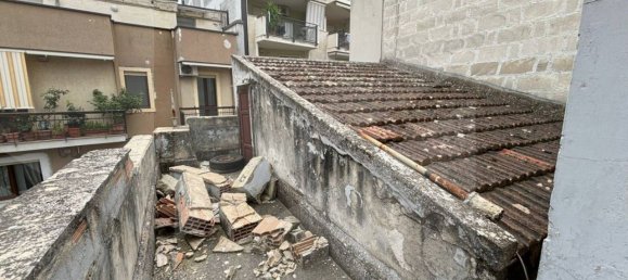 Здание с 3 комнатами в Альтамура, Италия № 20468 4